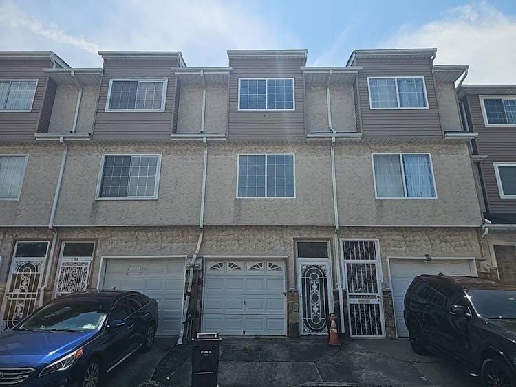 60 Stage Lane Staten Island, NY 10304, Richmond County