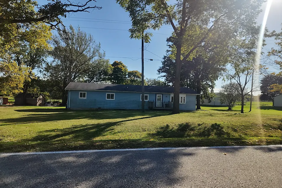 5441 Walker Rd Clyde, MI 48049-3814, Saint Clair County