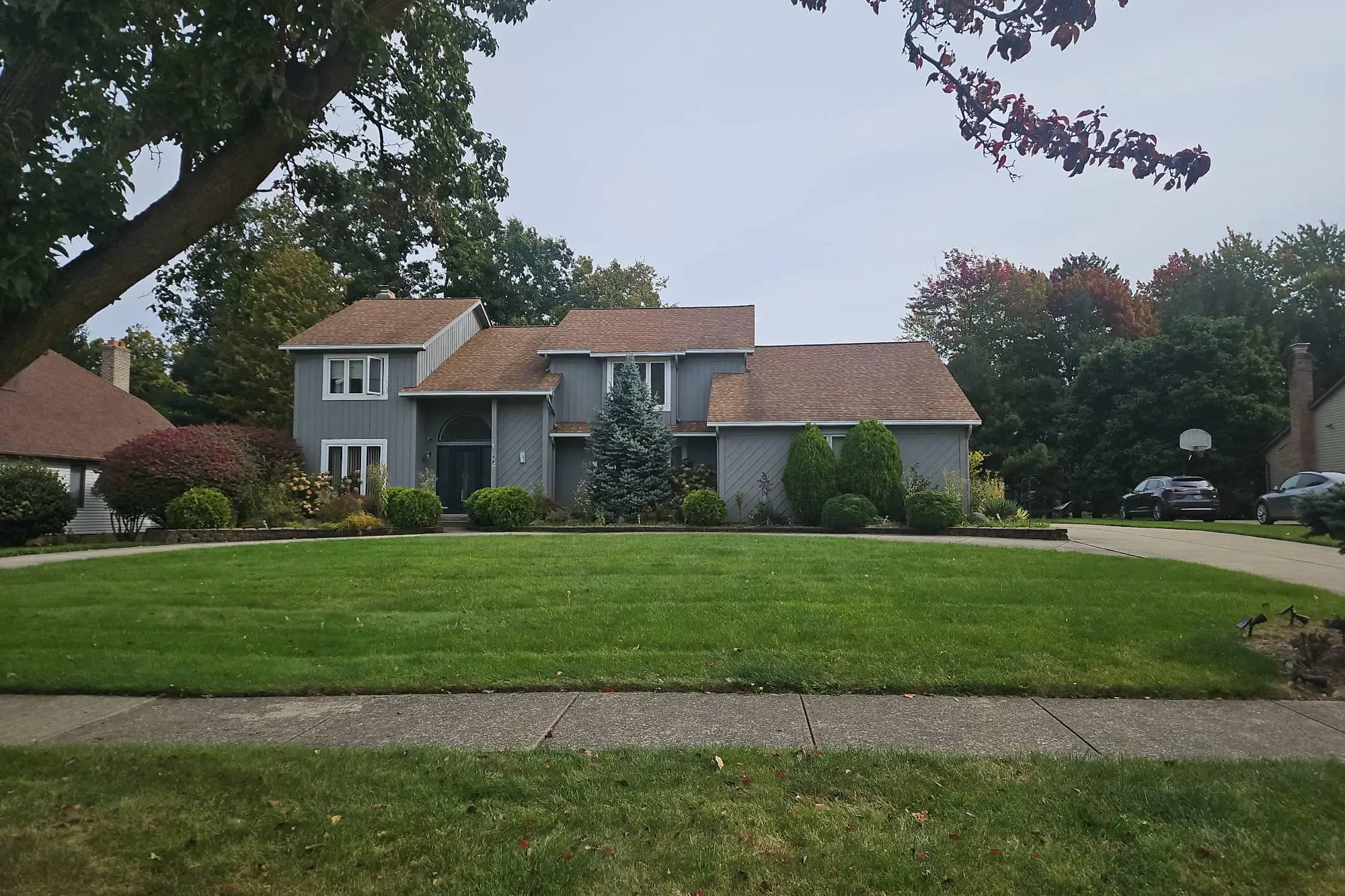 Lassiter Dr, Cleveland, OH 44143