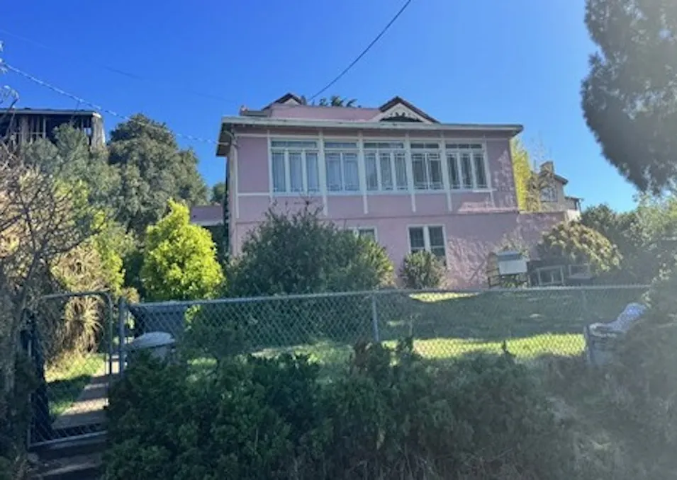 9600 Burr St Oakland, CA 94605, Alameda County