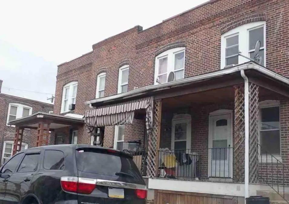 14 W 8th St Marcus Hook, PA 19061, Delaware County
