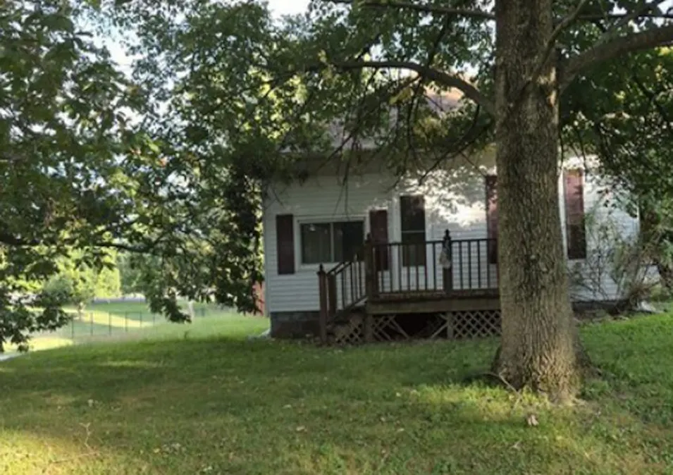 110 N Turman St Carlisle, IN 47838, Greene County