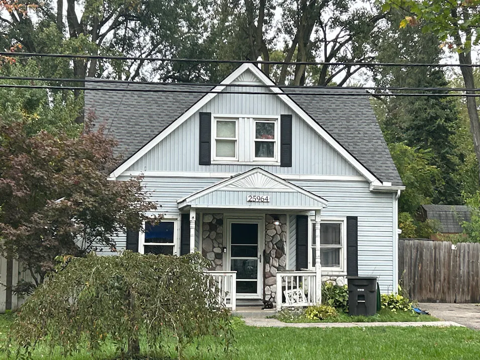 25964 Brest Taylor, MI 48180, Wayne County