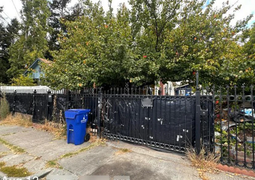 3432 Paxton Ave