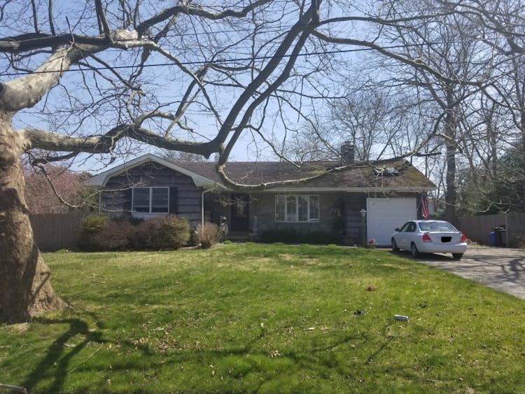 44 Driftwood Ln, East Moriches, NY, 11940, USA