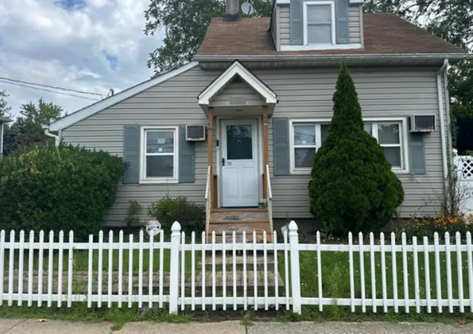 450 Great Neck Road Copiague, NY 11726, Suffolk County