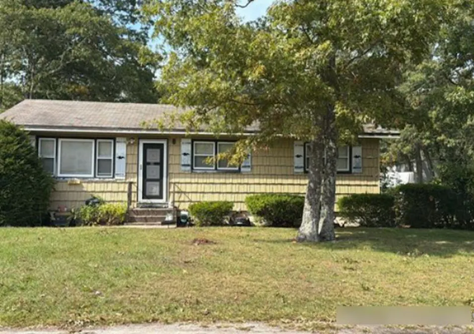 24 Hinda Boulevard Riverhead, NY 11901, Suffolk County