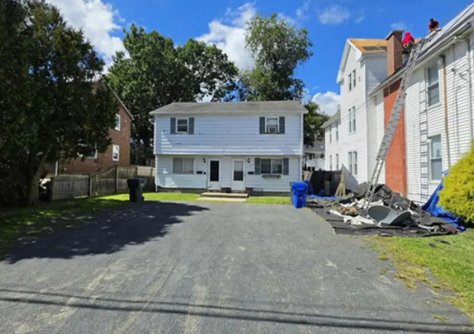 64 Howes St Springfield, MA 01118, Hampden County