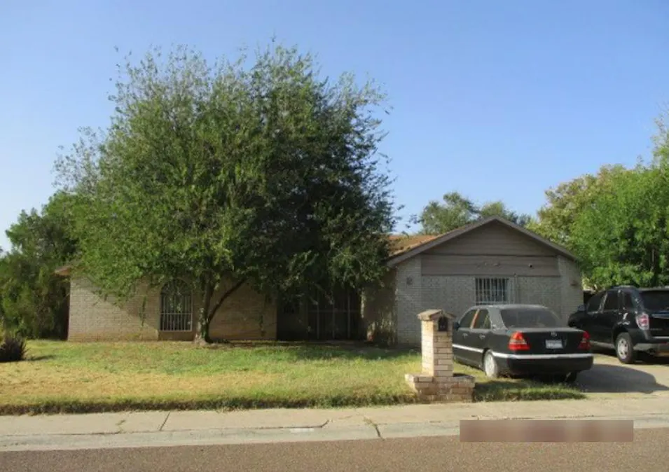 321 Monntana Laredo, TX 78041, Webb County