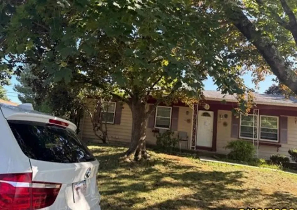 22 Briarwood Drive New Bedford, MA 02745, Bristol Bay Borough County