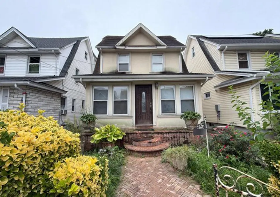 194 22 115th Avenue Saint Albans, NY 11412, Queens County