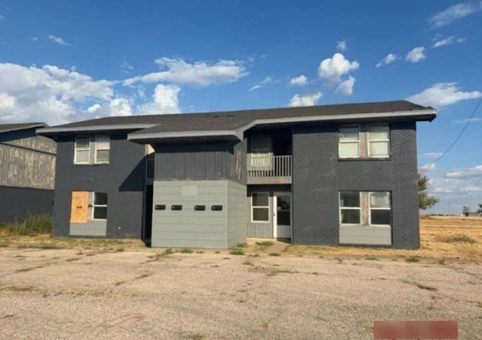 105 Pecos Pl Plainview, TX 79072, Floyd County
