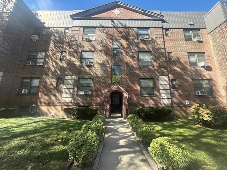 22 -20 76th Street #a3 East Elmhurst, NY 11370, Queens County