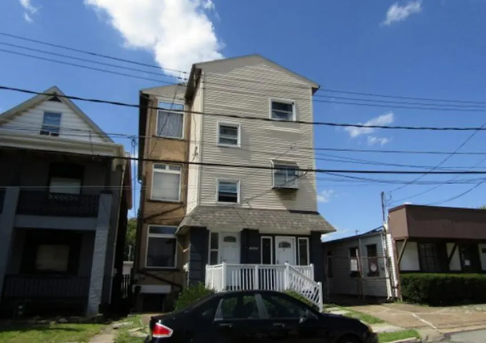 7529 Roslyn Street Pittsburgh, PA 15218, Allegheny County