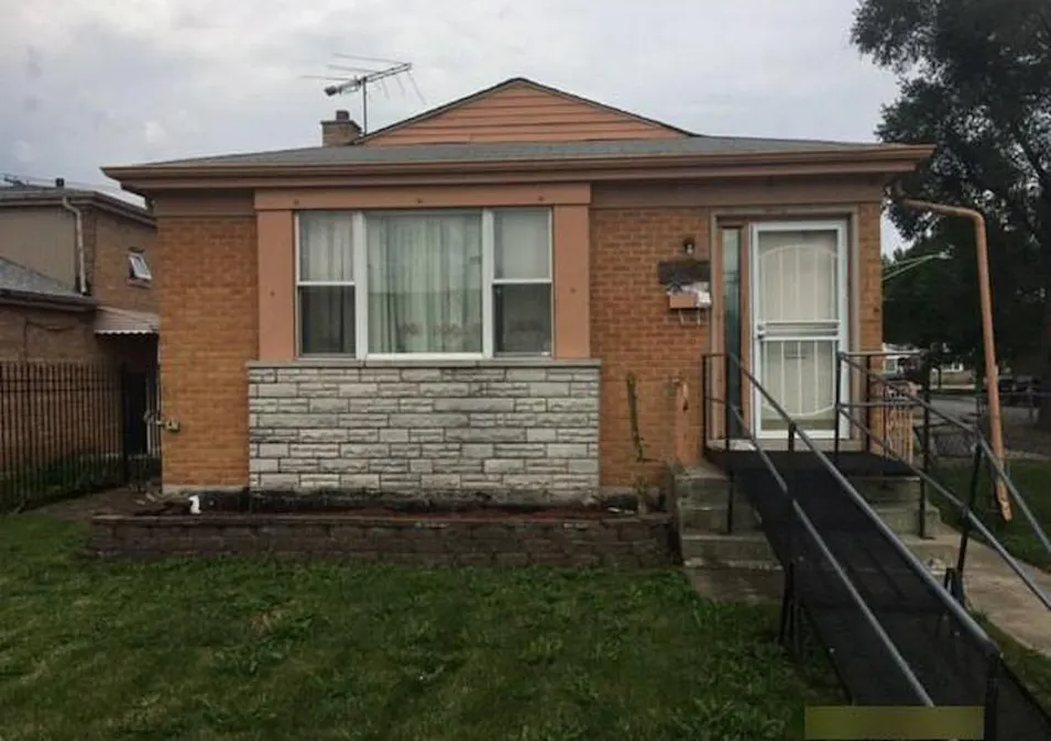 9161 S Green St Chicago, IL 60620, Cook County