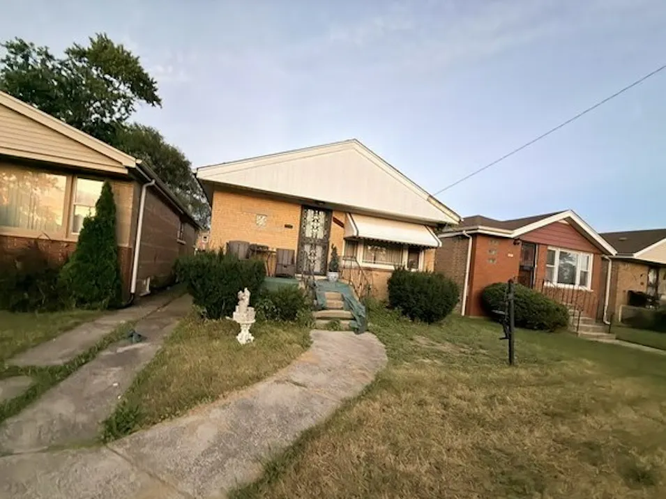 14621 S Myrtle Harvey, IL 60426, Cook County