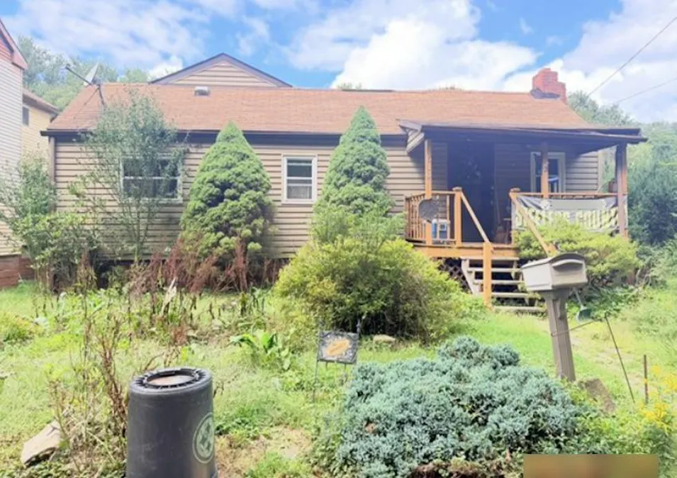 619 Riverside Dr Freeport, PA 16229, Allegheny County