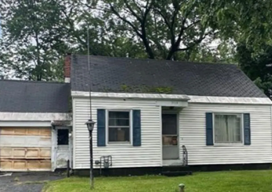 7110 Buckley Rd Liverpool, NY 13088, Onondaga County