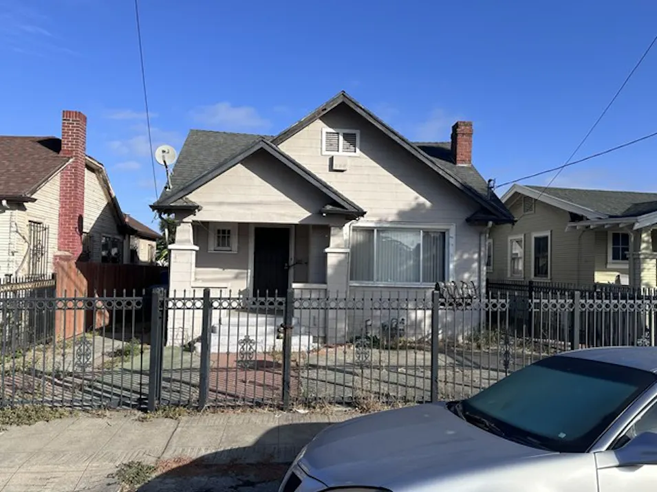 2327 80th Ave Oakland, CA 94605, Alameda County