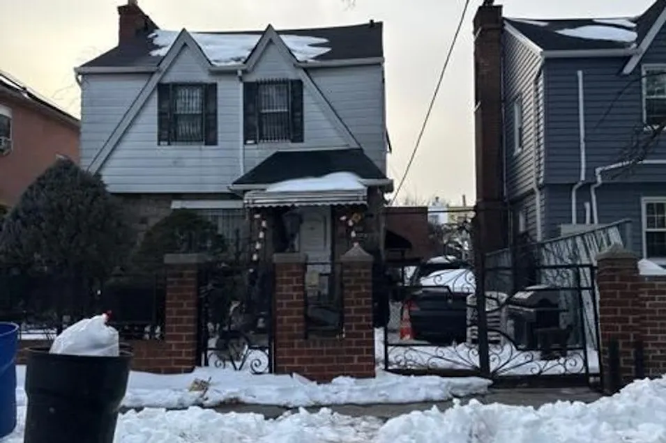25-12 84th Street East Elmhurst, NY 11372, Queens County