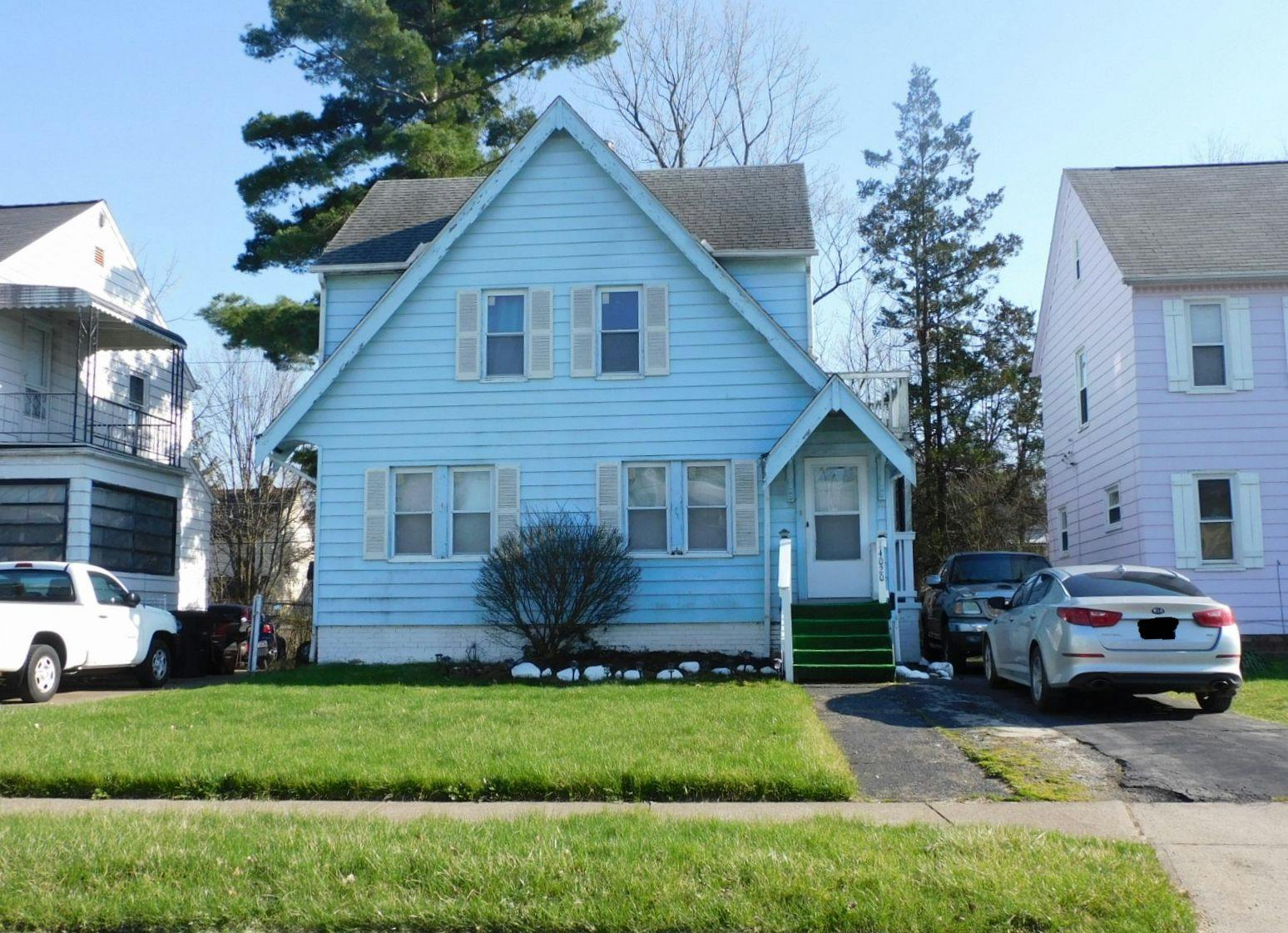 Rexwood Ave, Cleveland, OH 44105