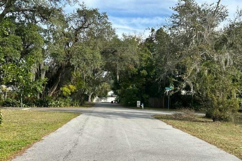 Hoxie Ln, Sarasota, FL 34233