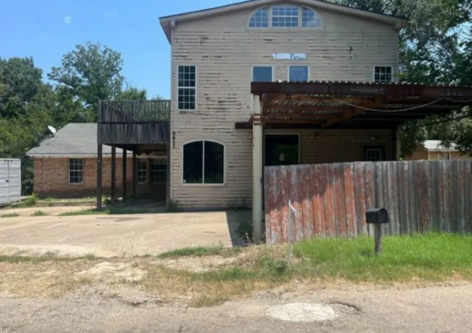 9611 Private Rd 3826 Quinlan, TX 75474, Hunt County