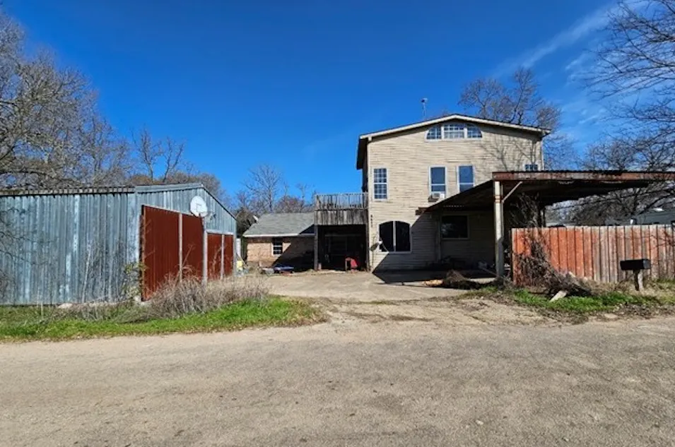 9611 Private Rd 3826 Quinlan, TX 75474, Hunt County