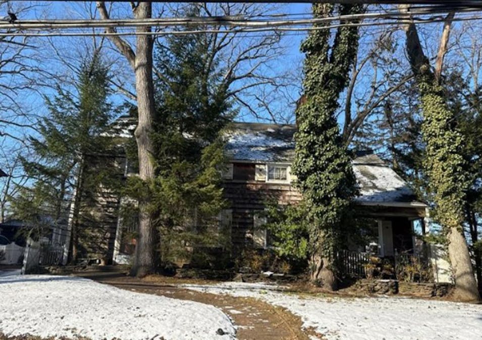 89 Linmouth Rd Malverne, NY 11565, Nassau County