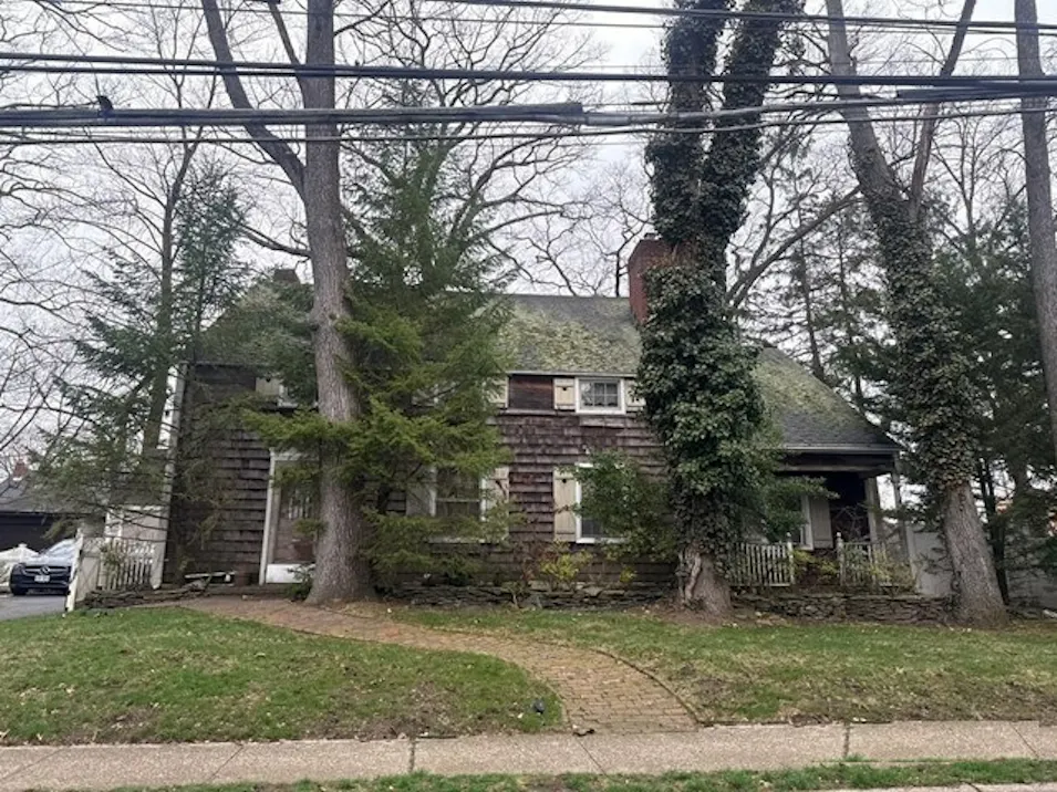 89 Linmouth Rd Malverne, NY 11565, Nassau County