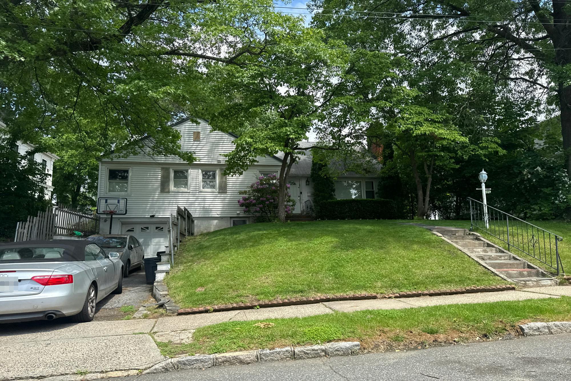 Devon Rd, Great Neck, NY 11023 #1