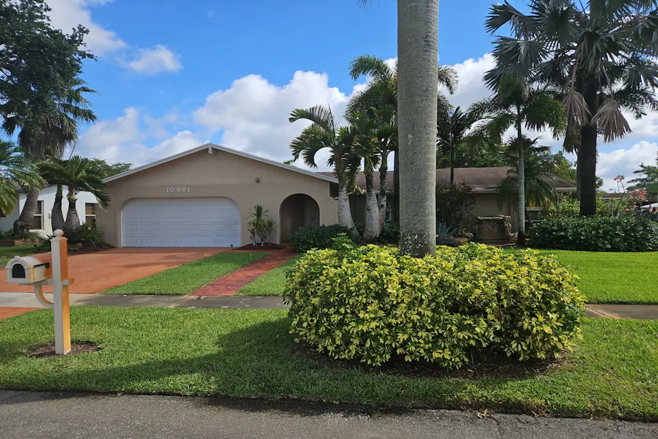 10961 Nw16 Ct Pembroke Pines, FL 33026, Broward County