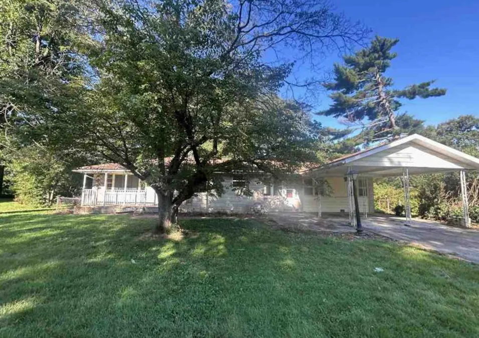 6111 Grand River Rd Newburgh, IN 47630, Warrick County
