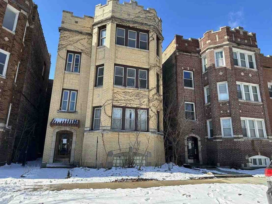 7834 S Oglesby Ave Chicago, IL 60649, Cook County