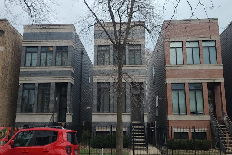 544 East 46th Place Chicago, IL 60653, Cook County