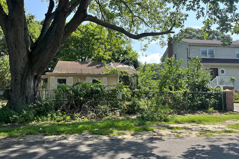 11 Hounslow Rd Shirley, NY 11967, Suffolk County