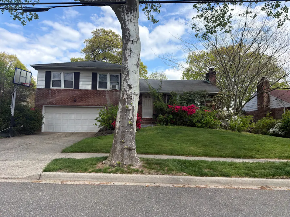 64 Moorewood Oaks Port Washington, NY 11050, Nassau County