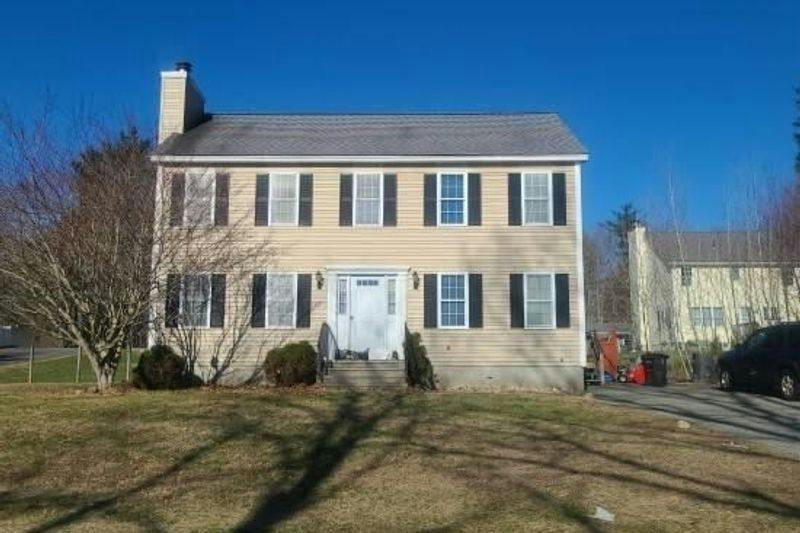 Watkins St, Gardner, MA 01440