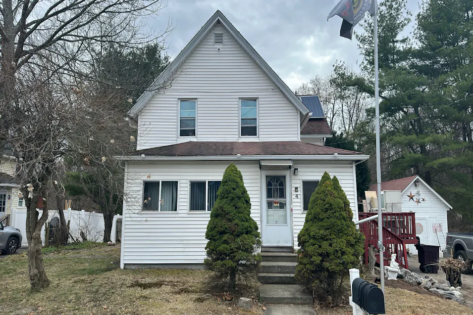 4 Pocasset Street Worcester, MA 01604, Worcester County