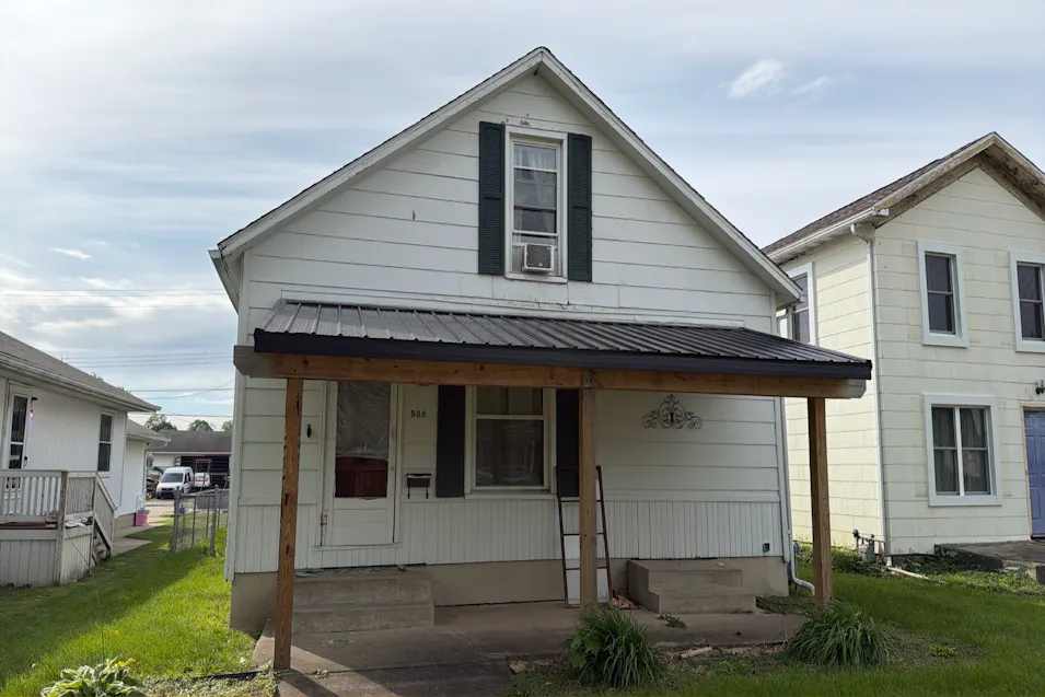 508 N Logan St Lincoln, IL 62656, Logan County