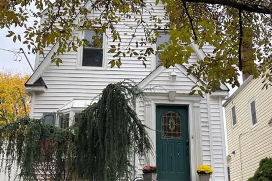 22 University Place Staten Island, NY 10301, Richmond County