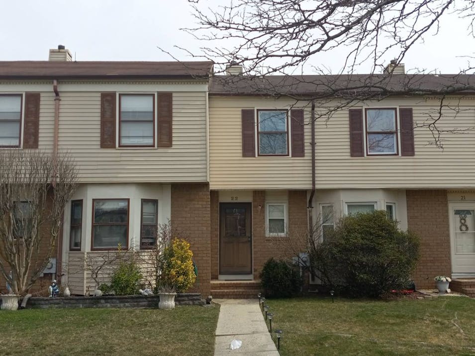 22 Daisy Court Sayreville Borough, NJ 08872, Middlesex County
