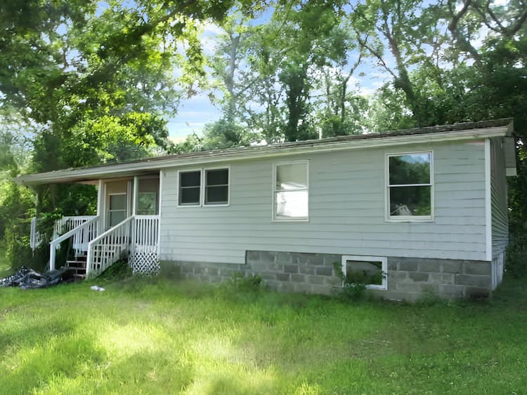 20 Cedar St, Selden, NY, 11784, USA