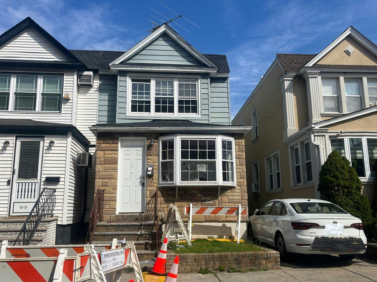 70th Ave, Glendale, NY 11385