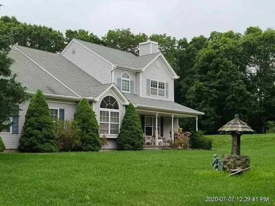 10 Red Oak Ct Baiting Hollow, NY 11933, Suffolk County
