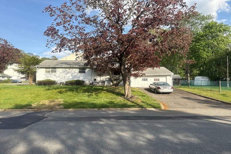 2 Overlook Ave Little Falls, NJ 07424, Passaic County