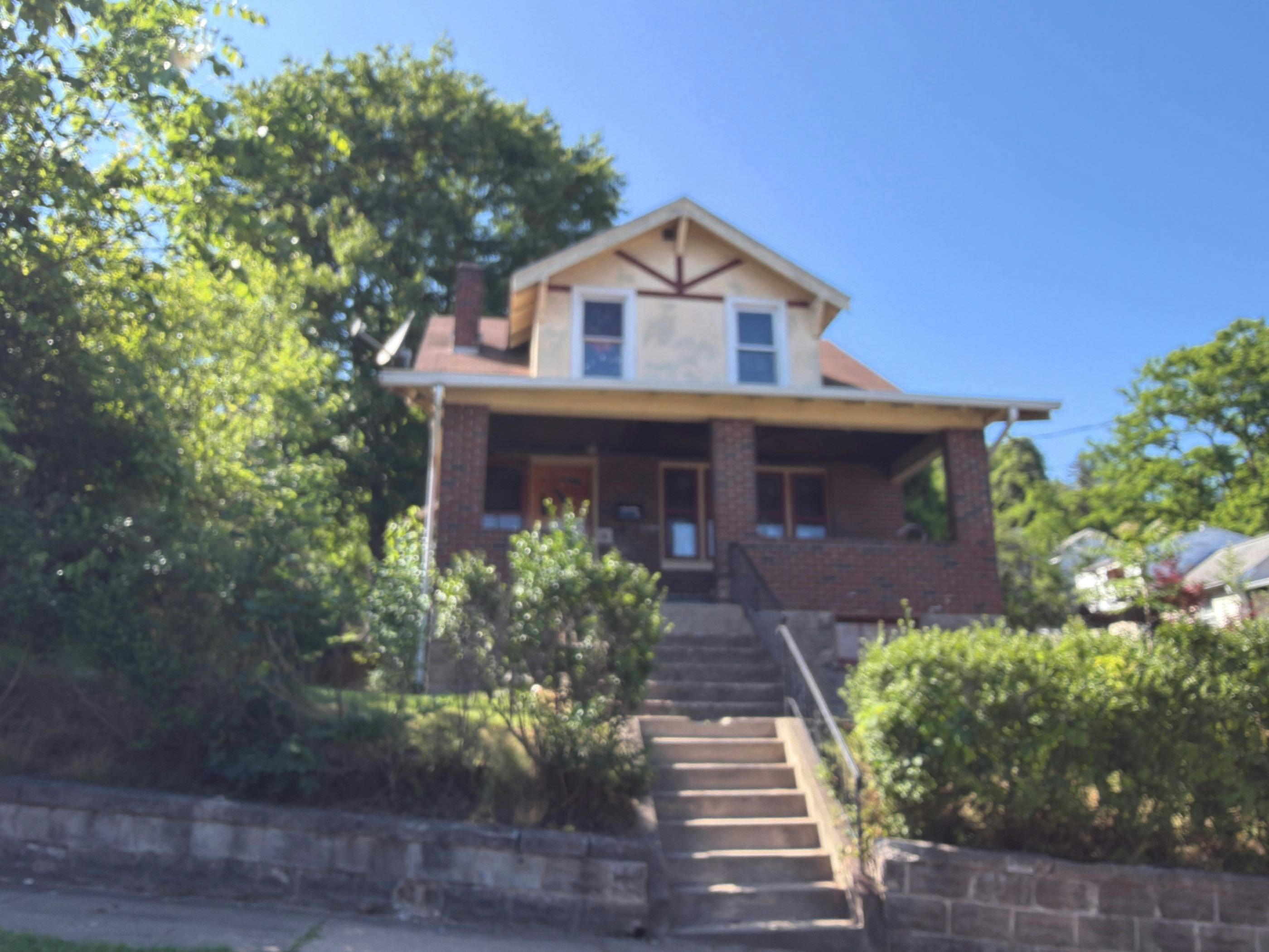 9th Ave, Tarentum, PA 15084