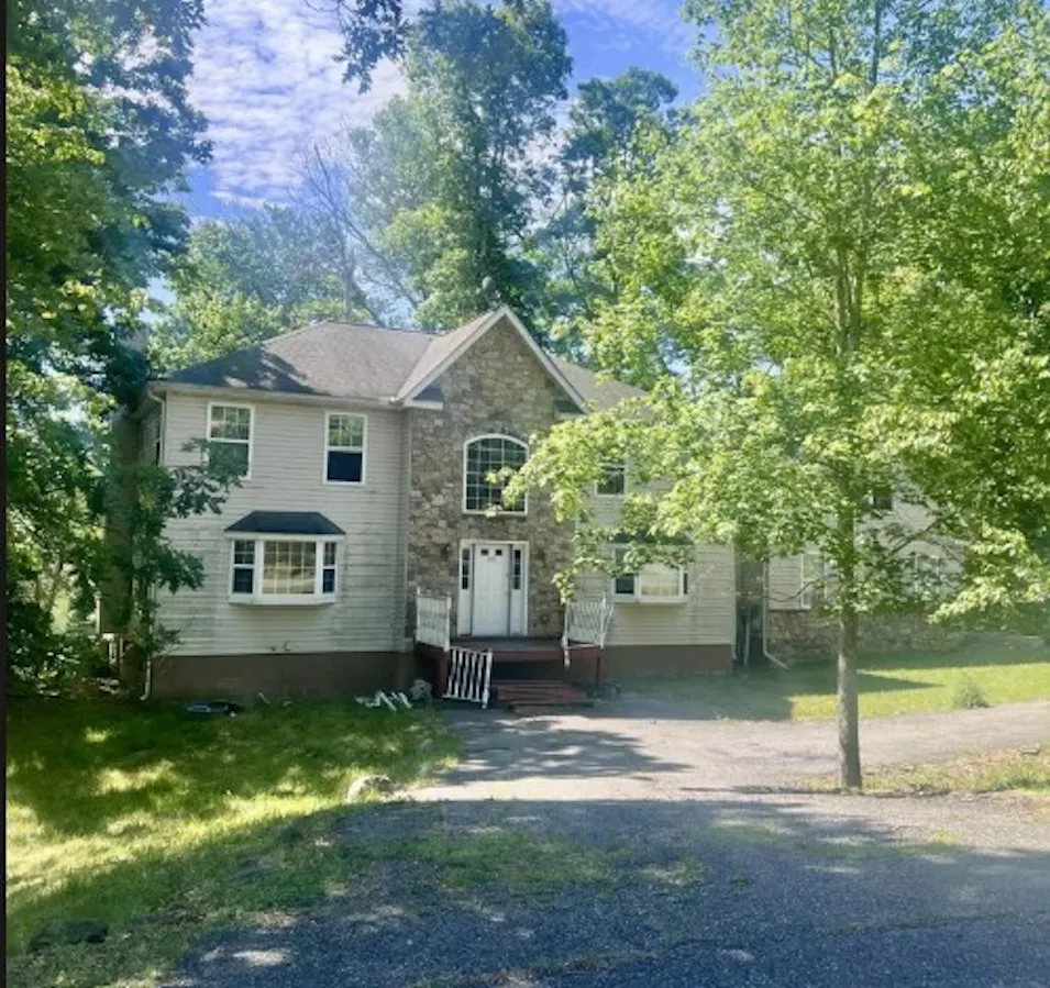 105 Hobbit Dr Tamiment, PA 18371, Pike County