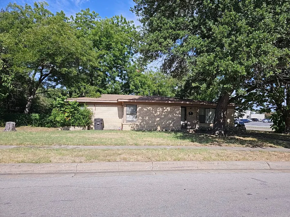 2300 Milam Street Fort Worth, TX 76112, Tarrant County