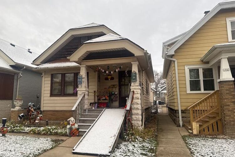 1949 S 72nd St West Allis, WI 53219, Milwaukee County